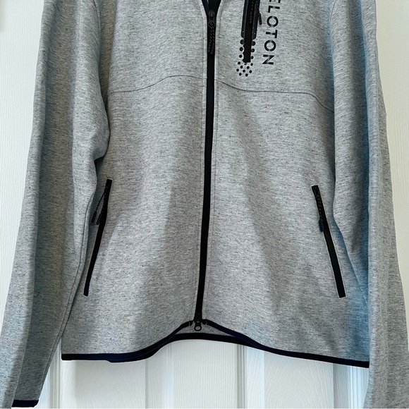 Peloton-FA121 On the Go Full Zip  Hoodie-Heather Gray-Design on Back-Size L-NWT - Picture 3 of 11
